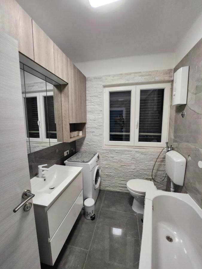 Appartamento Airport Split Kaštel Štafilić Esterno foto